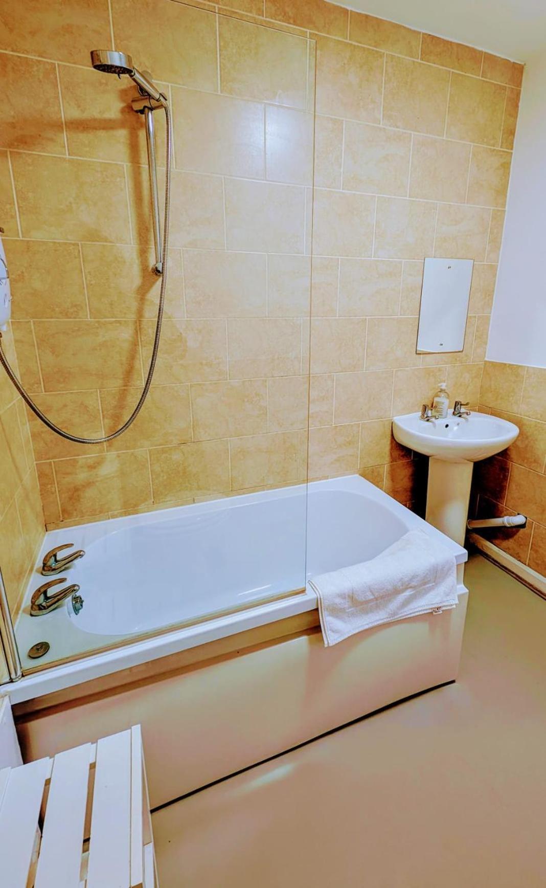 Oyo Aparthotel Hathern Extérieur photo